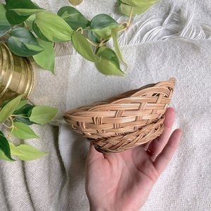 Small wicker basket